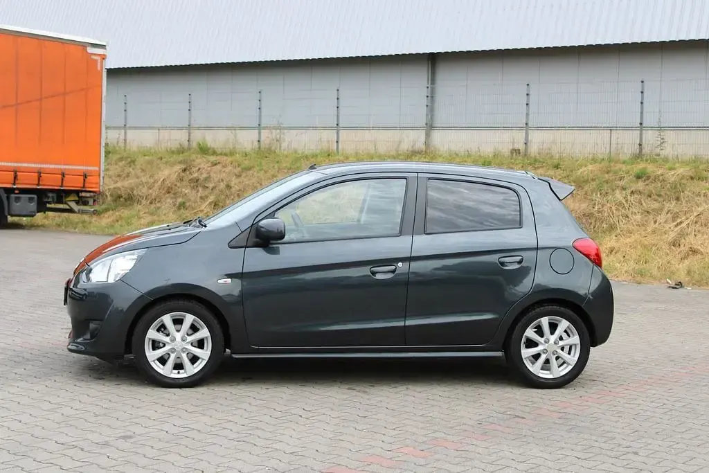 Gebraucht Mitsubishi Space Star 80 PS (58 kW) 2013 Grau Van / Kleinbus