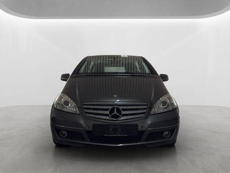 Gebraucht Mercedes E300 Avantgarde 204 PS (150 kW) 2010 Grau
