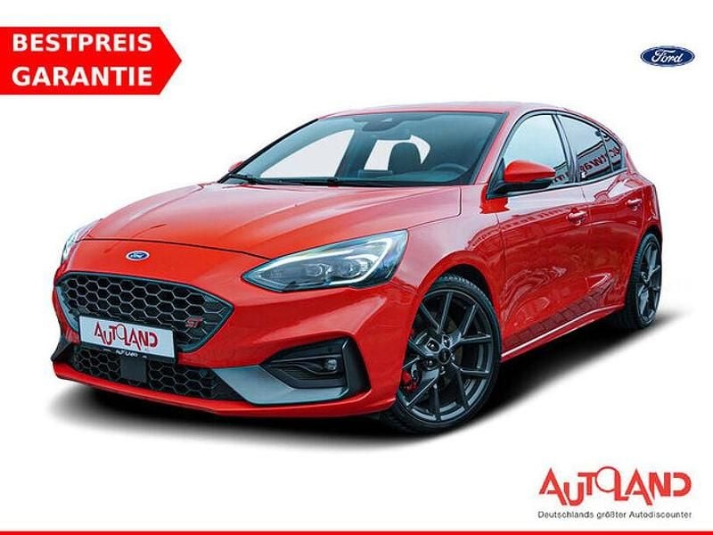 Rot Gebraucht 2020 Ford Focus ST Limousine | 23.990 € (Etwas zu teuer) - Bild 1/4