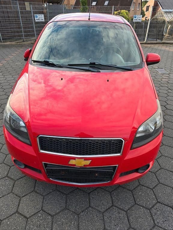 Rot Gebraucht 2011 Chevrolet Aveo LS Limousine | 3.150 € (Fairer Preis) - Bild 1/4