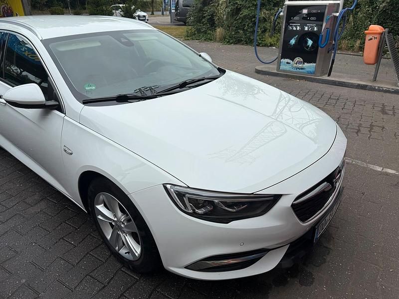 Weiß Gebraucht 2019 Opel Insignia Kombi | 10.000 € (Fairer Preis) - Bild 1/4