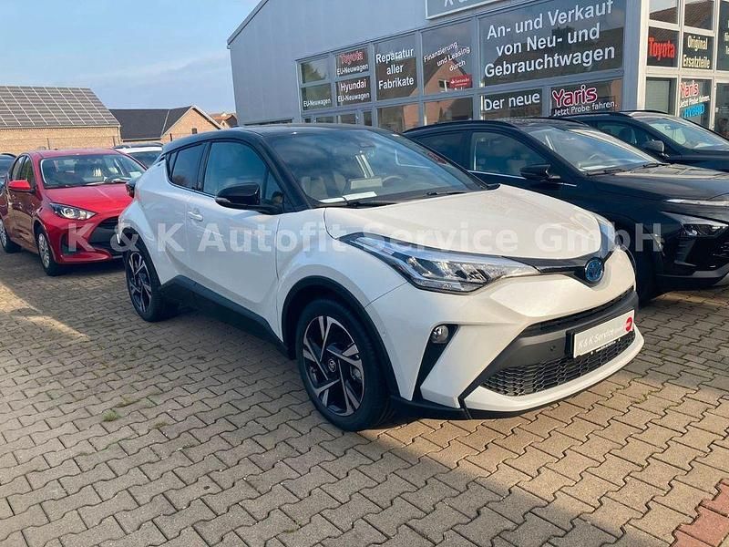 Weiß Gebraucht 2023 Toyota C-HR Team SUV | 35.700 € (Teuer) - Bild 1/4
