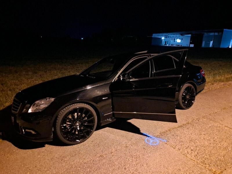 Gebraucht 2010 Mercedes E350 AMG Limousine | 10.000 € (Guter Preis) - Bild 1/4