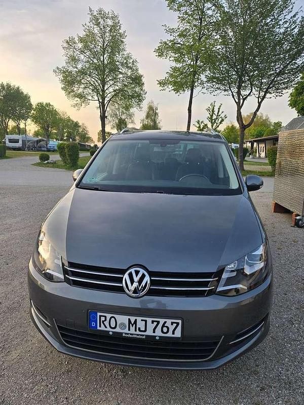 Grau Gebraucht 2011 VW Sharan Highline Van / Kleinbus | 8.900 € (Guter Preis) - Bild 1/4