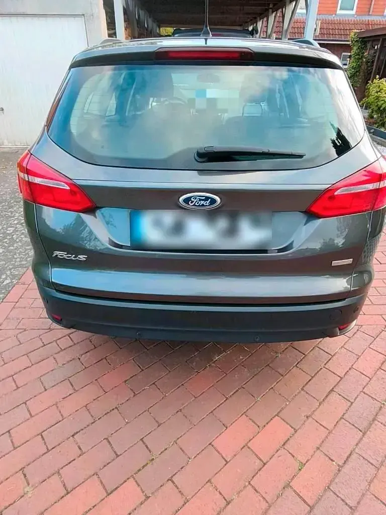 Gebraucht Ford Focus 125 PS (91 kW) 2016 Grau Kombi