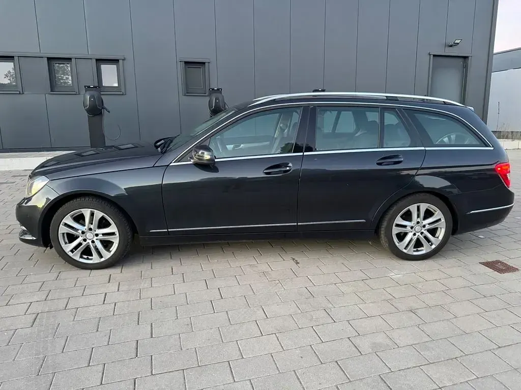 Gebraucht Mercedes C200 136 PS (100 kW) 2013 Schwarz Limousine