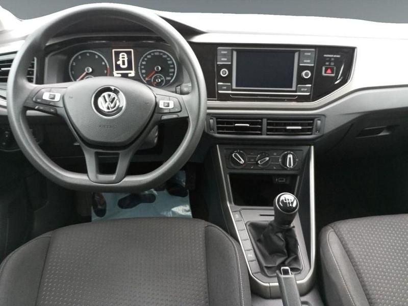 Gebraucht VW Polo Comfortline 95 PS (69 kW) 2019 Limestone grey metallic Limousine