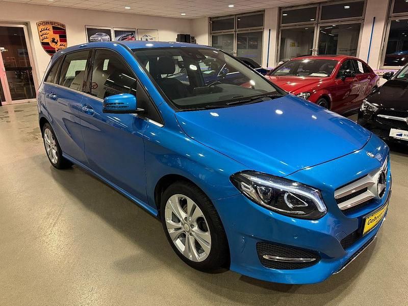 Gebraucht Mercedes B220 184 PS (135 kW) 2015 Suedseeblau  metalliclack Van / Kleinbus