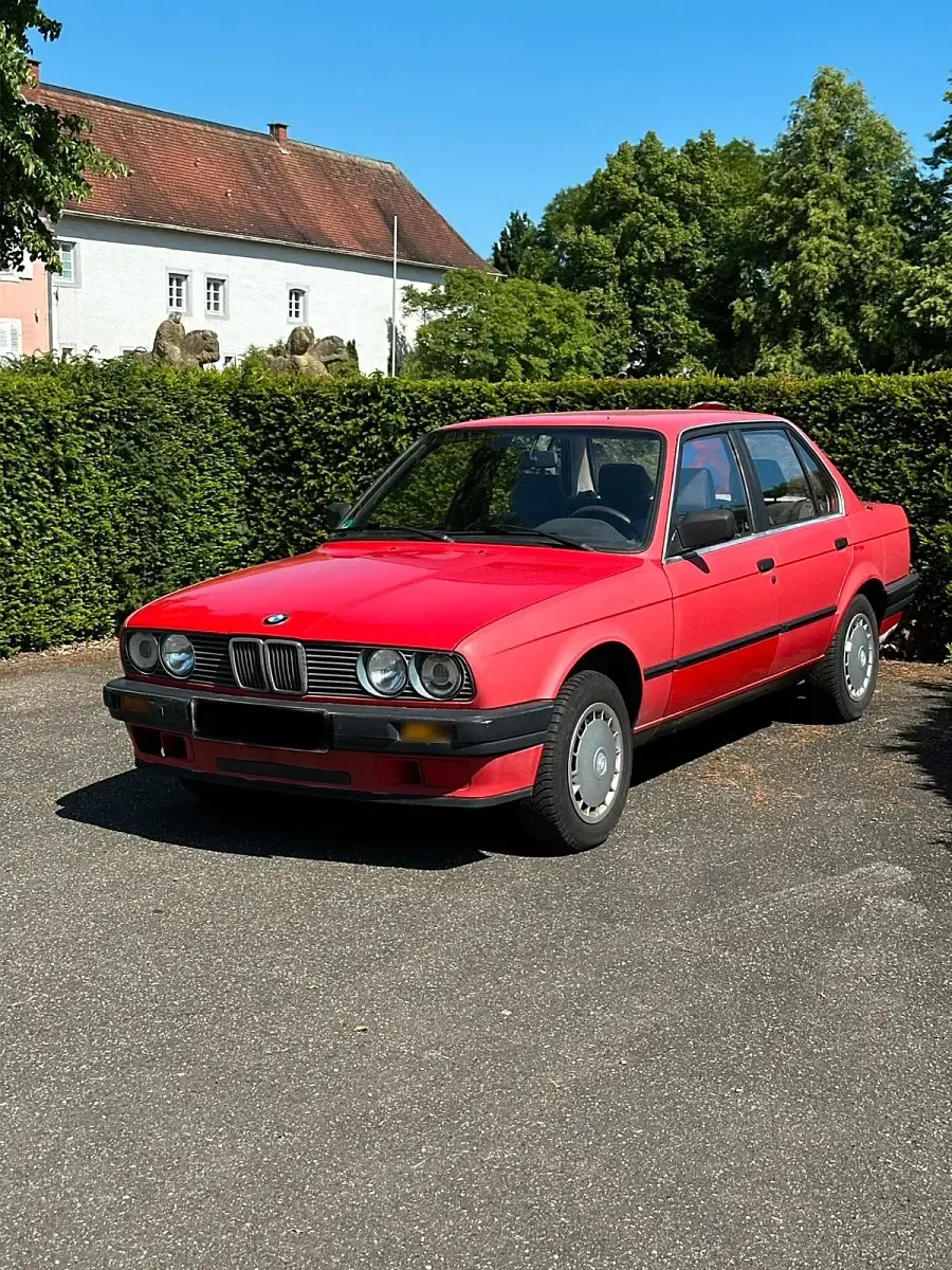 Gebraucht BMW 316 Basis 102 PS (75 kW) 1989 Rot Limousine