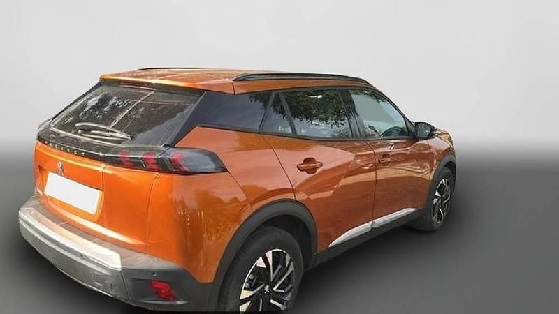 Usata Peugeot 2008 Allure 101 CV (74 kW) 2023 Arancione SUV