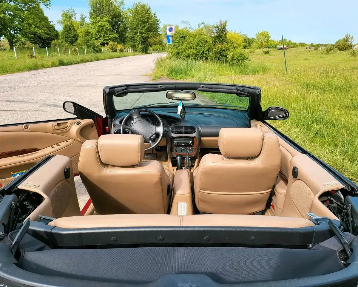 Gebraucht Chrysler Stratus 163 PS (119 kW) 1997 Rot Cabrio