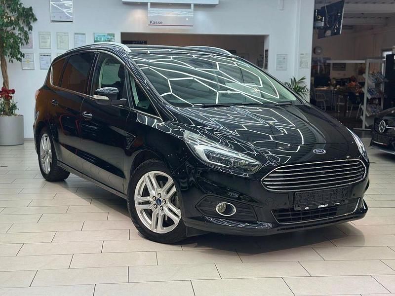 Schwarz Gebraucht 2017 Ford S-MAX Titanium Van / Kleinbus | 17.200 € (Guter Preis) - Bild 1/4