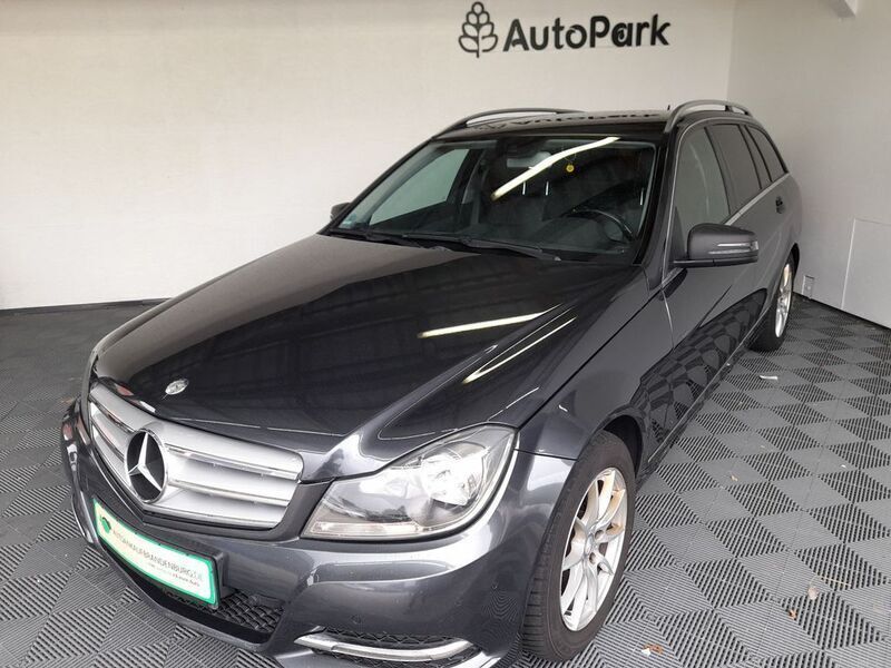 Grau Gebraucht 2013 Mercedes C250 Limousine | 8.780 € (Superpreis) - Bild 1/4