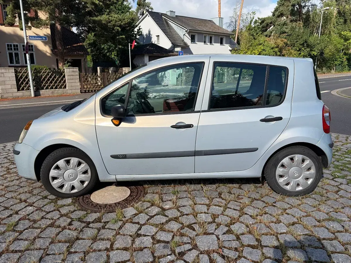 Gebraucht Renault Modus 75 PS (55 kW) 2005 Silber Van / Kleinbus