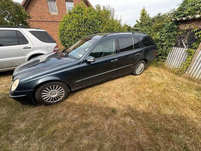 Gebraucht Mercedes E270 Avantgarde 177 PS (130 kW) 2003 Schwarz Kombi