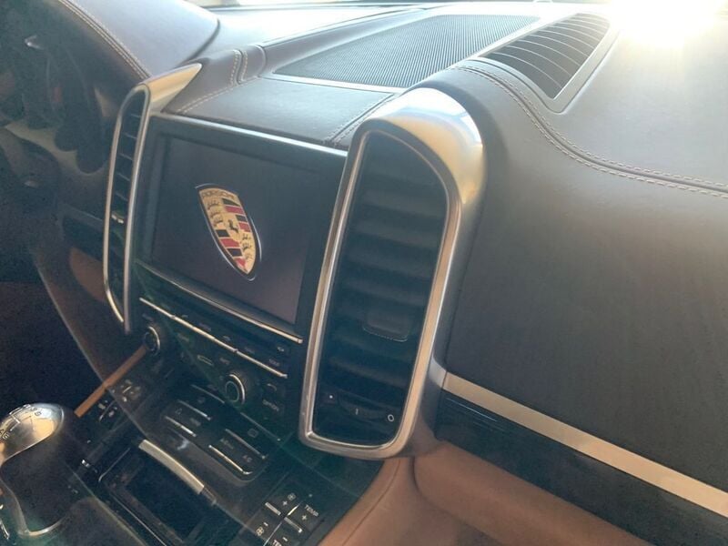 Gebraucht Porsche Cayenne 299 PS (219 kW) 2012 Schwarz SUV