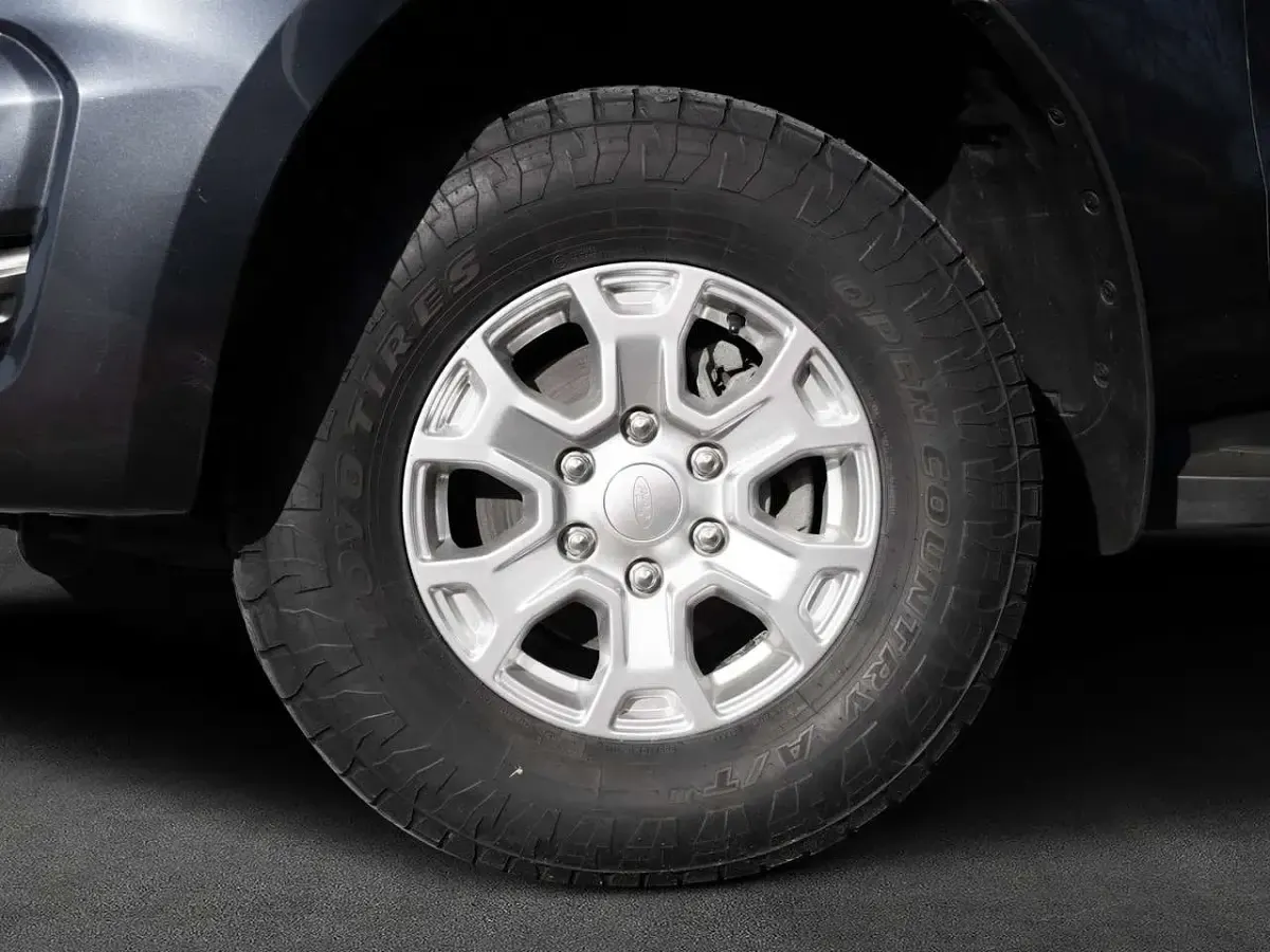 Gebraucht Ford Ranger XLT 170 PS (125 kW) 2022 Grau Pickup