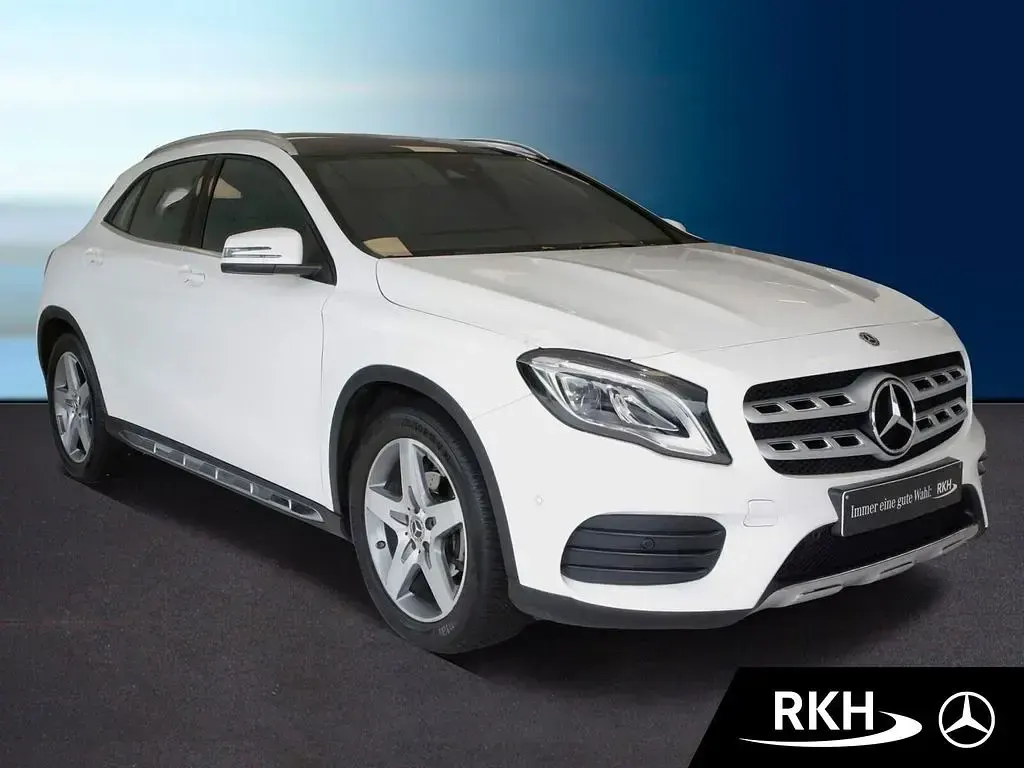 Gebraucht Mercedes GLA180 AMG line 122 PS (89 kW) 2019 Weiß SUV