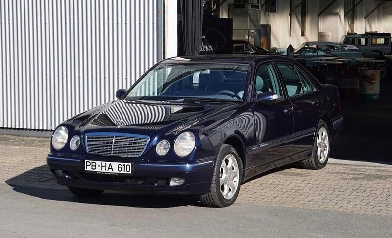 Gebraucht Mercedes E270 Elegance 170 PS (125 kW) 2001 Blau Limousine