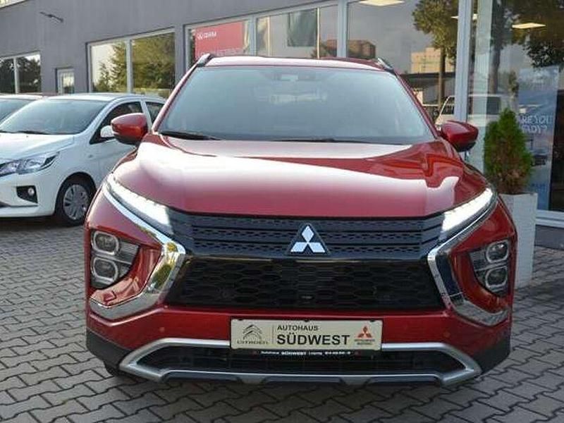 Second-hand Mitsubishi Eclipse Plus 138 CP (101 kW) 2022 Roșu