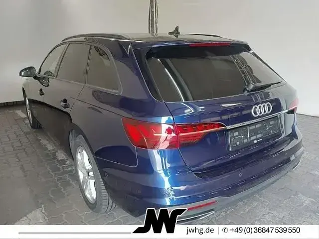 Gebraucht Audi A4 S-Line 204 PS (150 kW) 2023 Navarrablau metallic Kombi