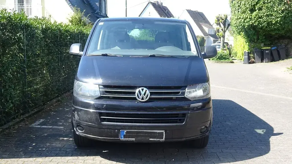 Gebraucht VW Multivan Startline 140 PS (102 kW) 2011 Schwarz Van / Kleinbus