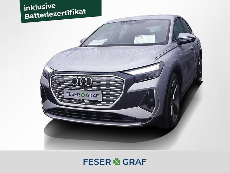 Florettsilber metallic Gebraucht 2022 Audi Q4 Sportback e-tron Ambiente SUV | 28.940 € (Superpreis) - Bild 1/3