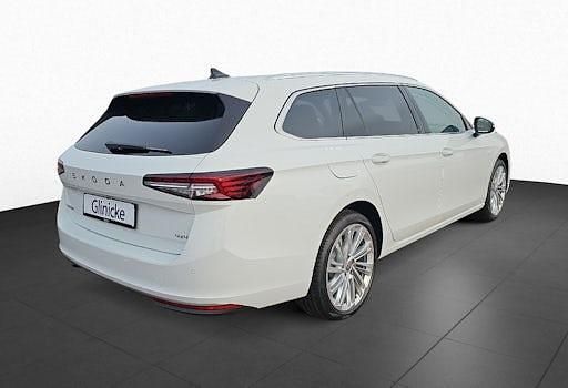 Neu Skoda Superb LAURIN & KLEMENT 193 PS (141 kW) 2025 Weiß Kombi