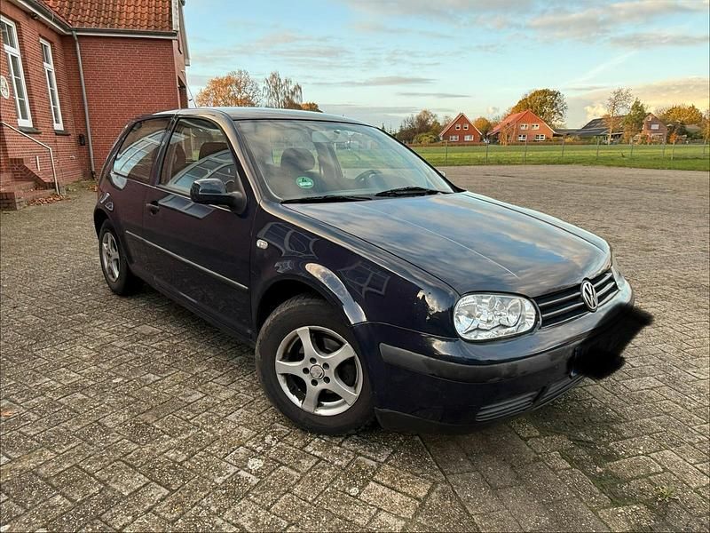 Blau Gebraucht 2001 VW Golf IV Kleinwagen | 1.750 € (Fairer Preis) - Bild 1/4