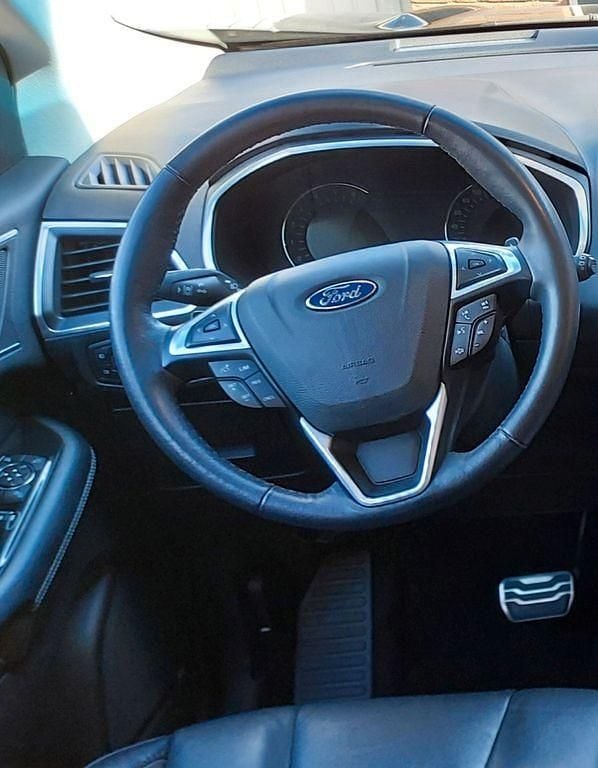 Gebraucht Ford Edge Titanium 209 PS (153 kW) 2016 Schwarz SUV