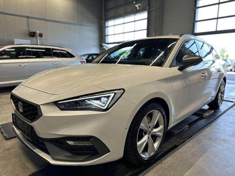 Candy weiss Gebraucht 2025 Seat Leon ST FR Kombi | 27.500 € (Guter Preis) - Bild 1/4