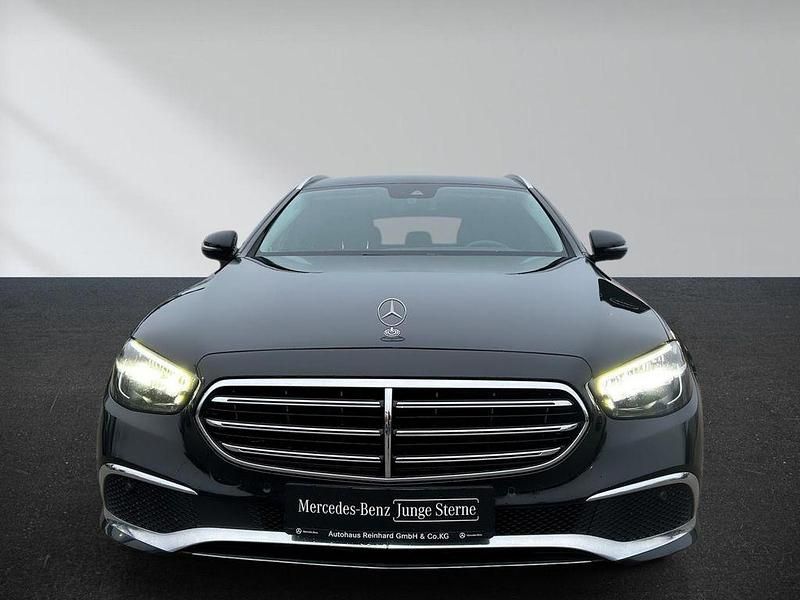 Gebraucht Mercedes E300 Exclusive 265 PS (194 kW) 2023 Schwarz Limousine