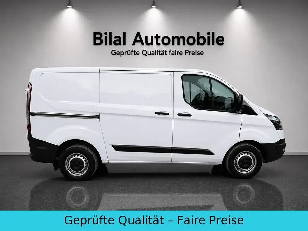 Gebraucht Ford Transit Custom 105 PS (77 kW) 2018 Weiß Van / Kleinbus