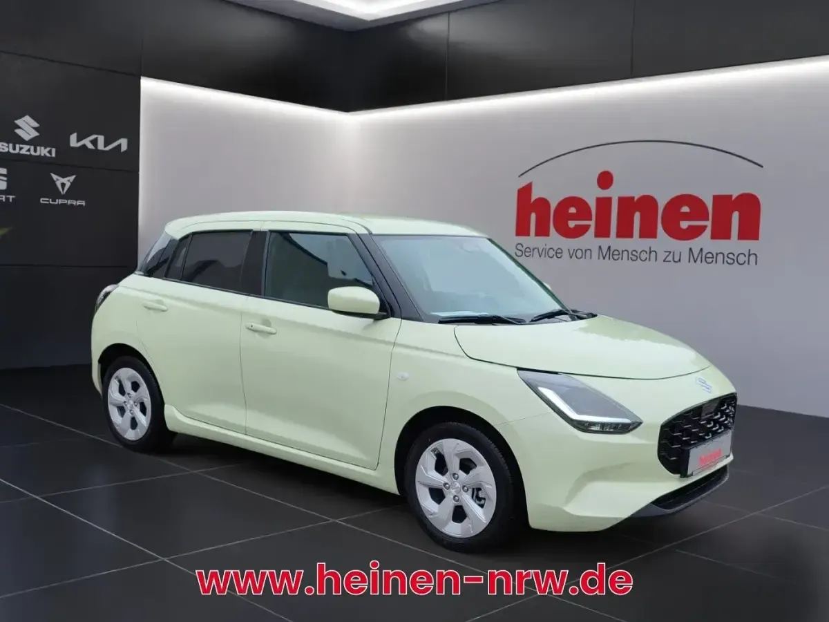 Gebraucht Suzuki Swift Comfort 83 PS (61 kW) 2025 Gelb Limousine