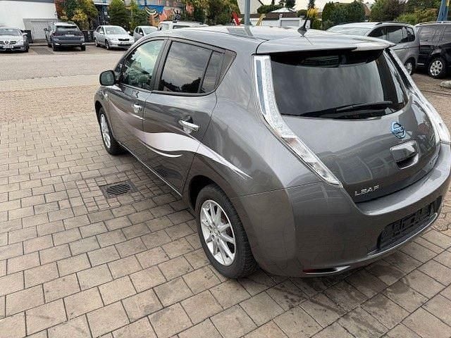 Gebraucht Nissan Leaf Acenta 80 kW (109 PS) 2016 Grau Kleinwagen