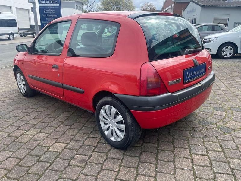 Gebraucht Renault Clio 75 PS (55 kW) 2000 Rot Limousine