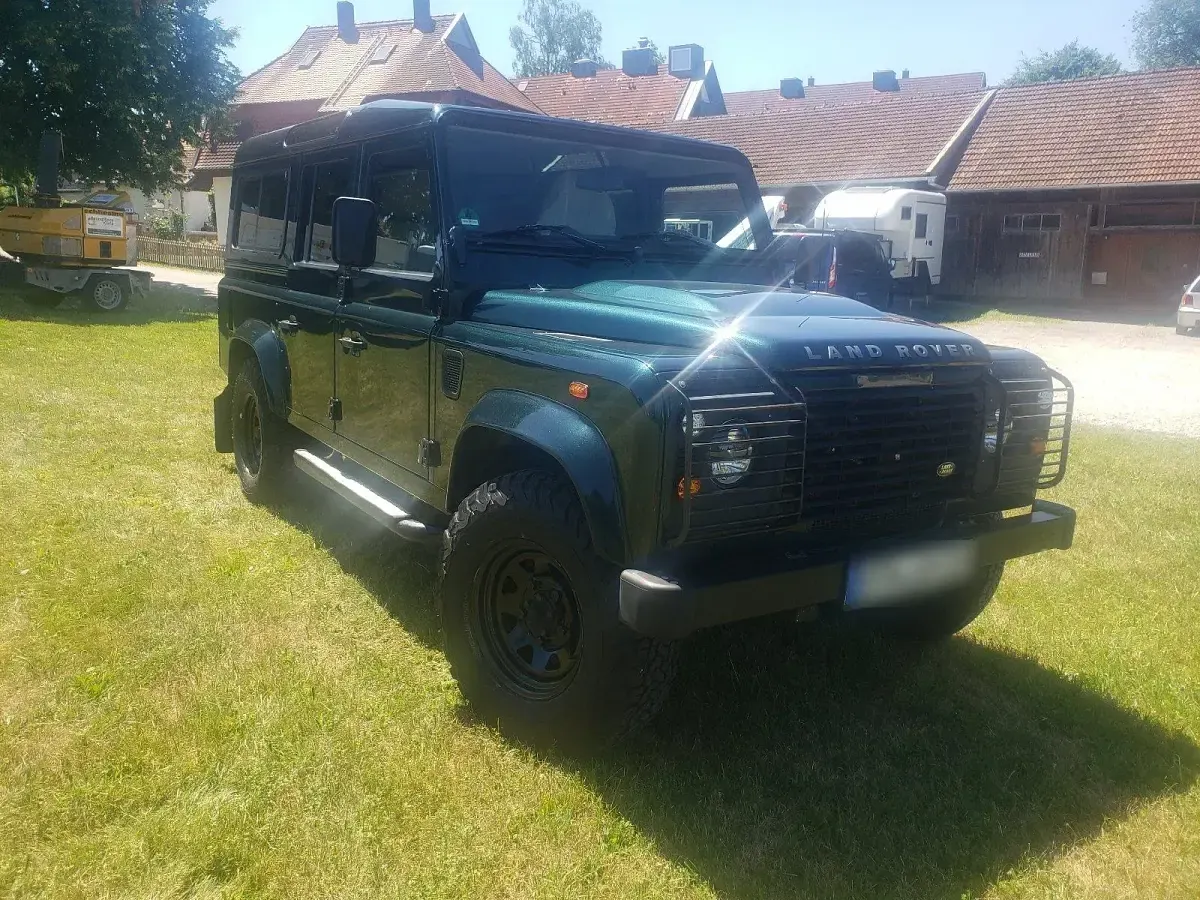Gebraucht Land Rover Defender 170 PS (125 kW) 2012 Grün SUV