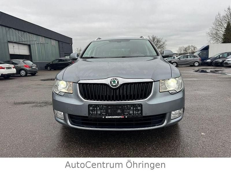 Gebraucht Skoda Superb Elegance 170 PS (125 kW) 2014 Grau Kombi