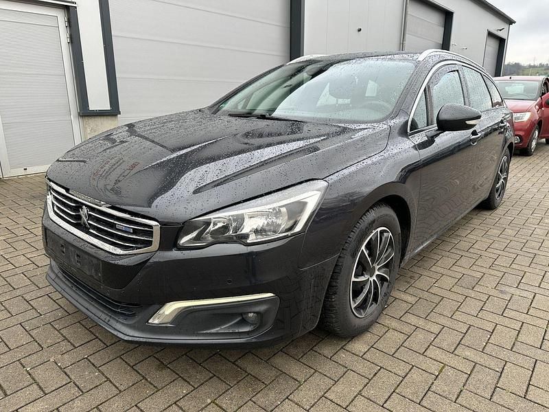 Gebraucht Peugeot 508 Business-Line 120 PS (88 kW) 2016 Lackierung grau haria2/metalli Kombi