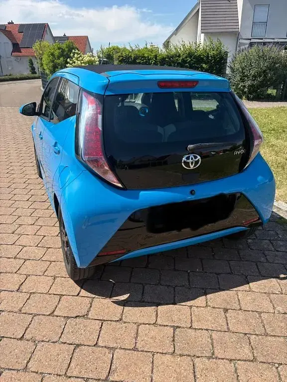 Gebraucht Toyota Aygo X-wave 69 PS (50 kW) 2016 Blau Kleinwagen