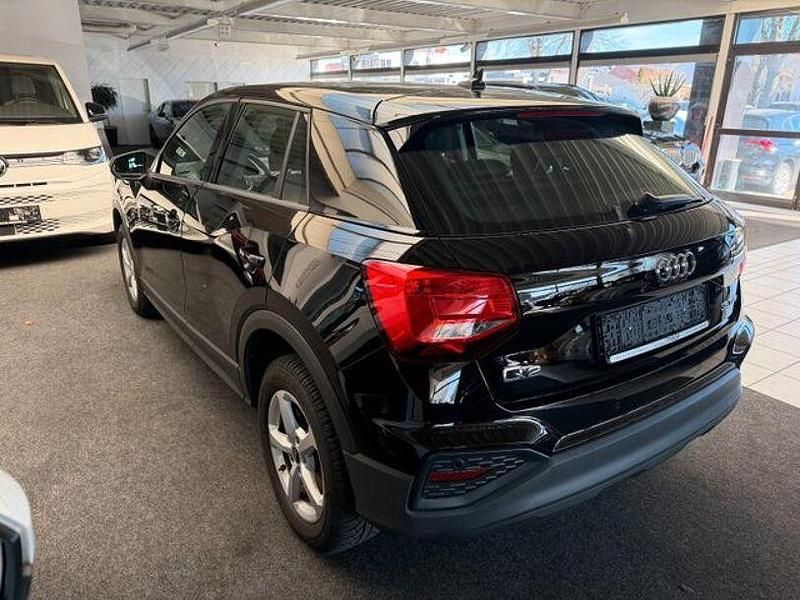 Gebraucht Audi Q2 Basis 150 PS (110 kW) 2022 Schwarz SUV