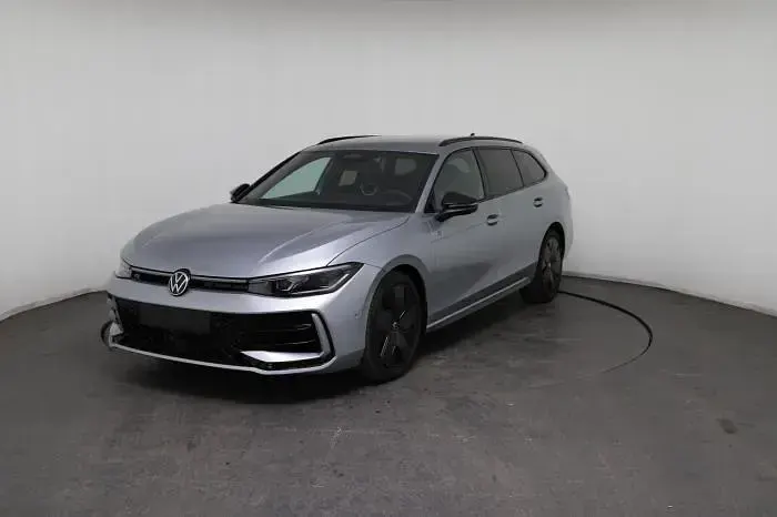 Neu VW Passat R-line 265 PS (194 kW) 2026 Silber, oyster silver (f0) Kombi