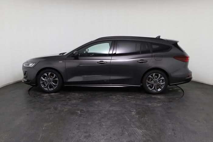 Neu Ford Focus ST-Line X 155 PS (114 kW) 2025 Grau, magnetic grey Kombi
