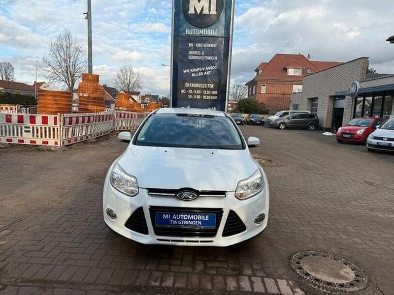 Gebraucht Ford Focus Titanium 171 PS (125 kW) 2012 Weiß Limousine