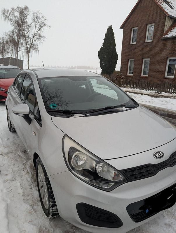 Gebraucht Kia Rio Edition 7 109 PS (80 kW) 2011 Grau Kleinwagen