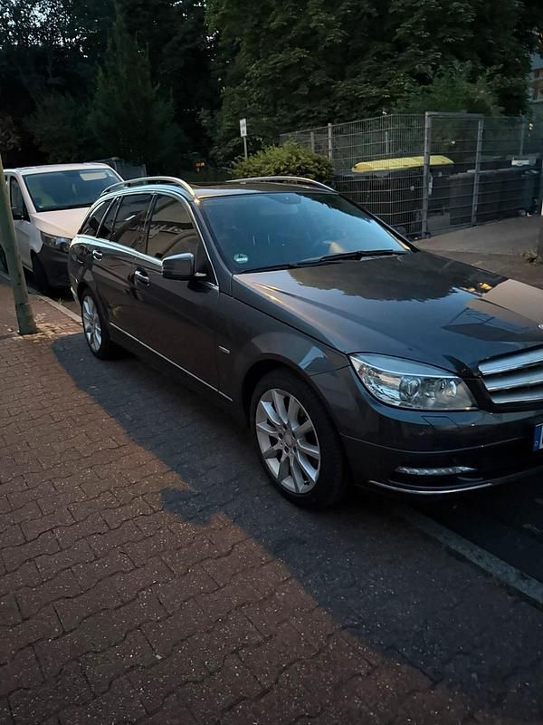 Silber Gebraucht 2010 Mercedes C250 Kombi | 7.800 € (Fairer Preis) - Bild 1/4