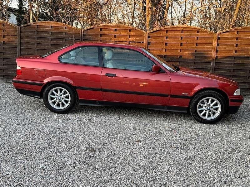 Gebraucht BMW 318 Comfort Edition 140 PS (102 kW) 1997 Rot Coupé