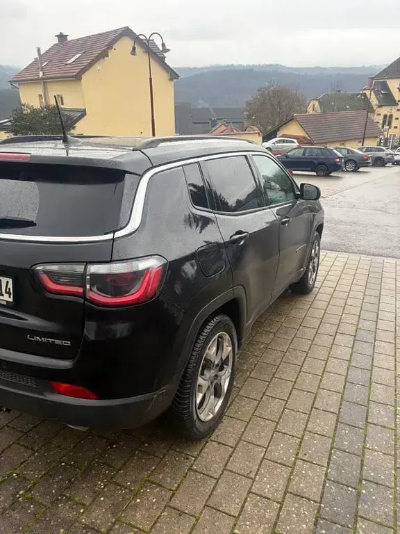 Gebraucht Jeep Compass Limited 140 PS (102 kW) 2018 Schwarz SUV