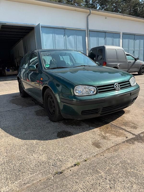 Grün Gebraucht 1998 VW Golf IV Kleinwagen | 600 € (Superpreis) - Bild 1/4