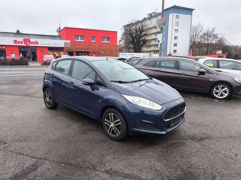 Gebraucht Ford Fiesta Trend 101 PS (74 kW) 2018 Blau Kleinwagen